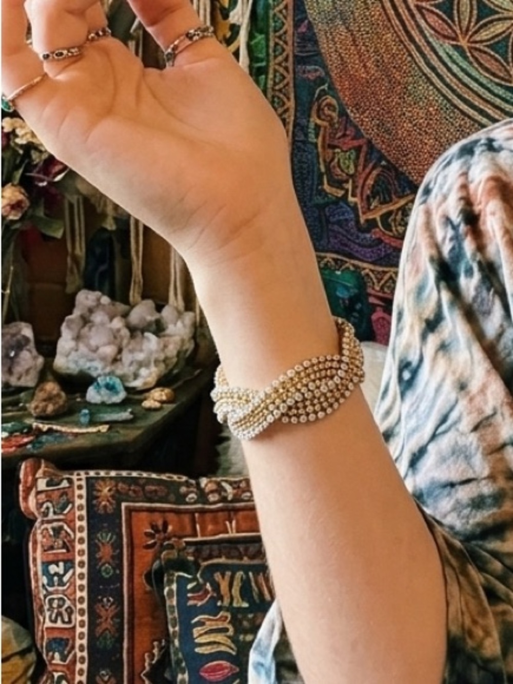 Elegant Gold Crystal Wave Bracelet - Women Jewelry